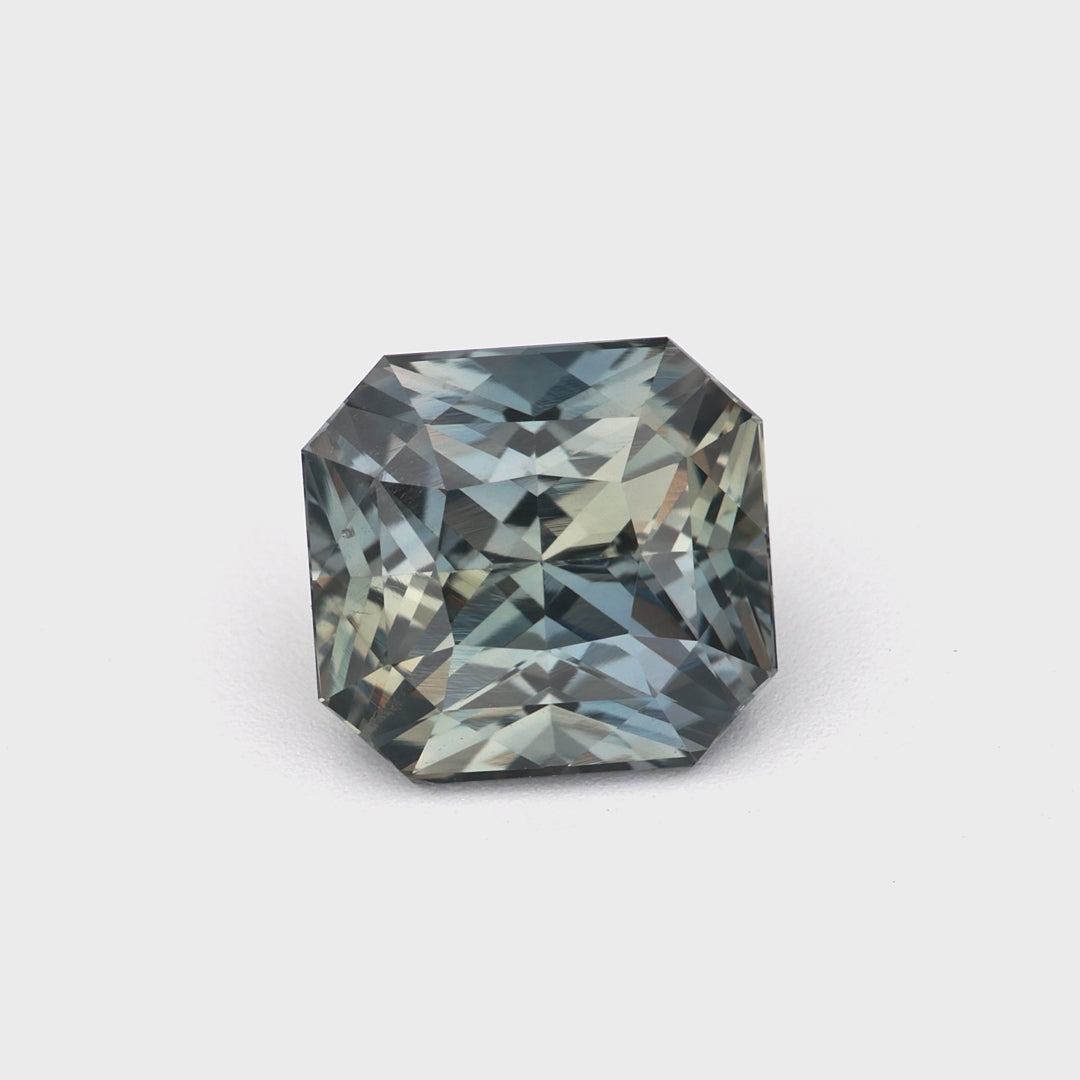 Zaffiro bicolore grigio-verde | 2,08 ct